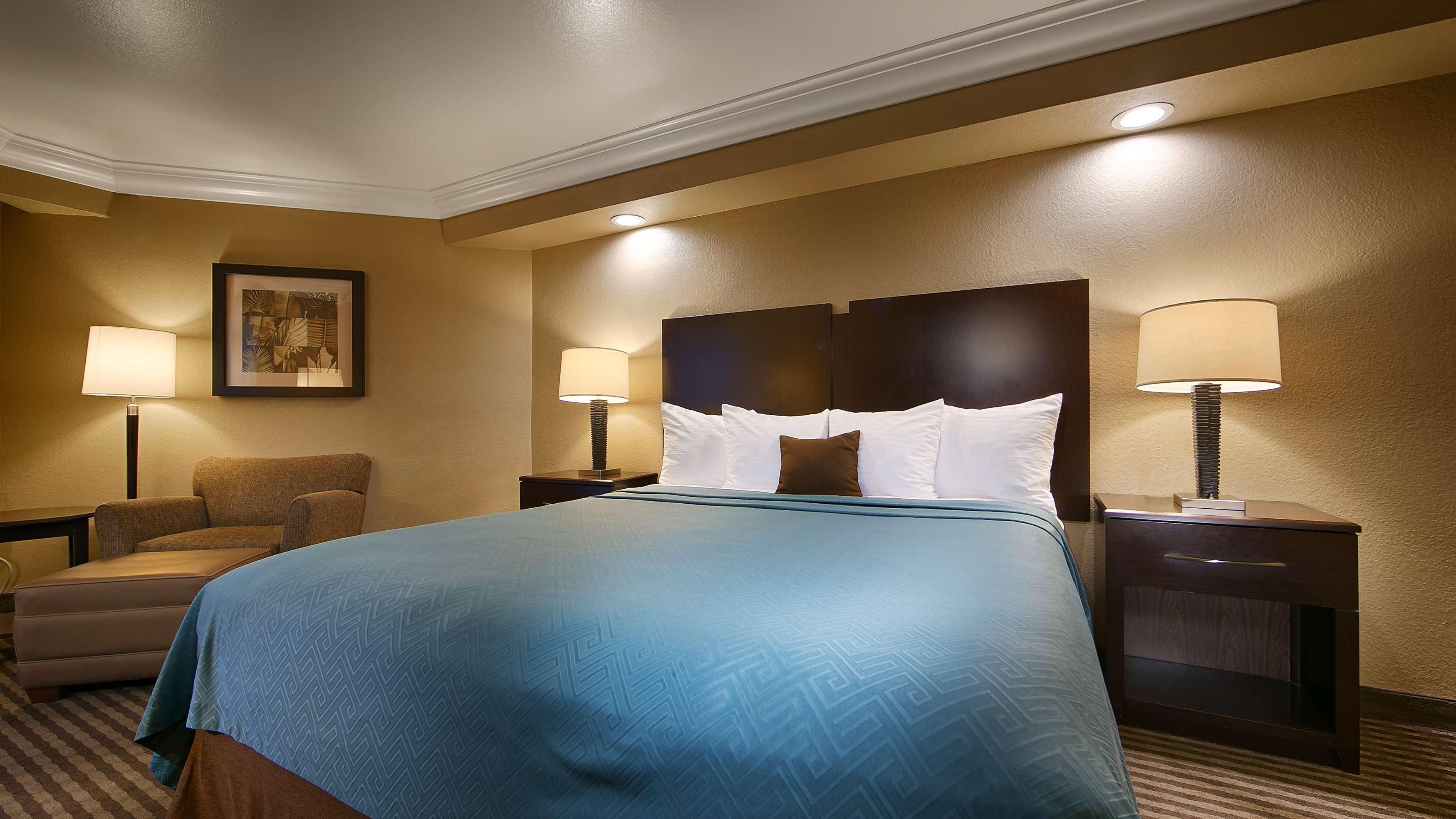 Best Western Plus Wine Country Inn & Suites Санта-Роза Экстерьер фото