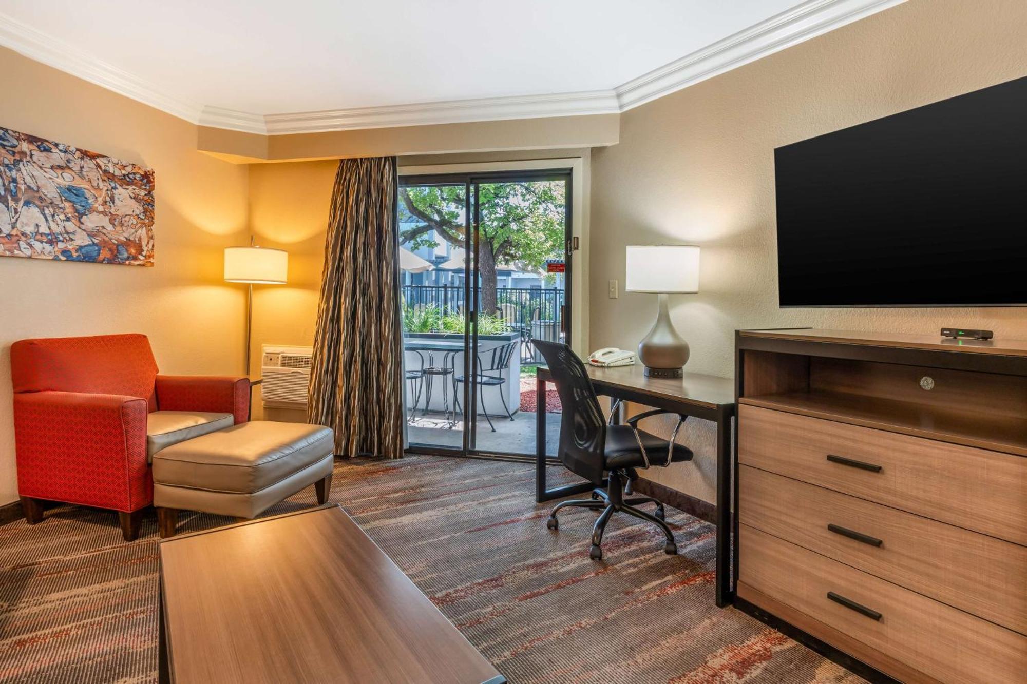 Best Western Plus Wine Country Inn & Suites Санта-Роза Экстерьер фото