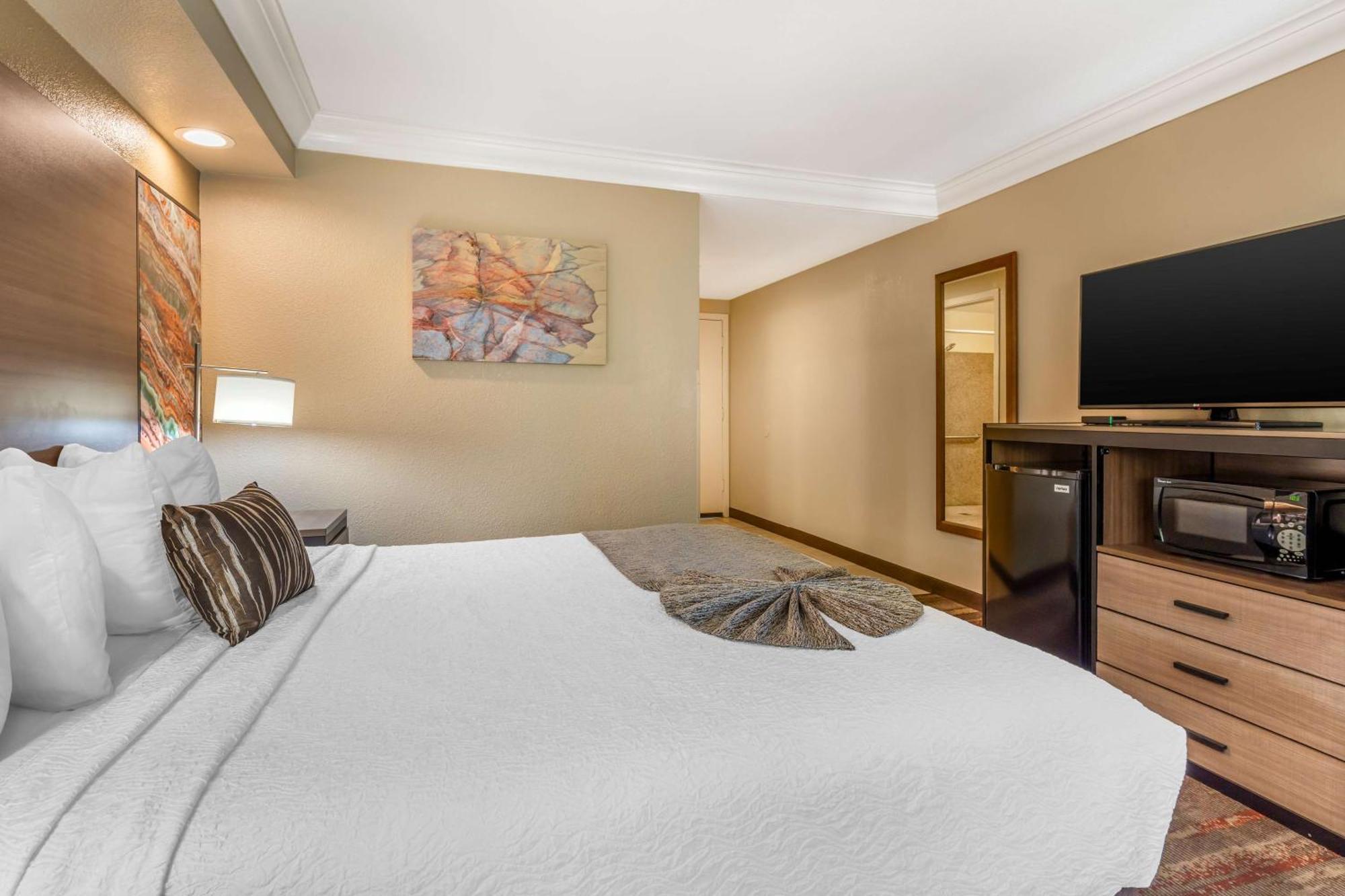 Best Western Plus Wine Country Inn & Suites Санта-Роза Экстерьер фото