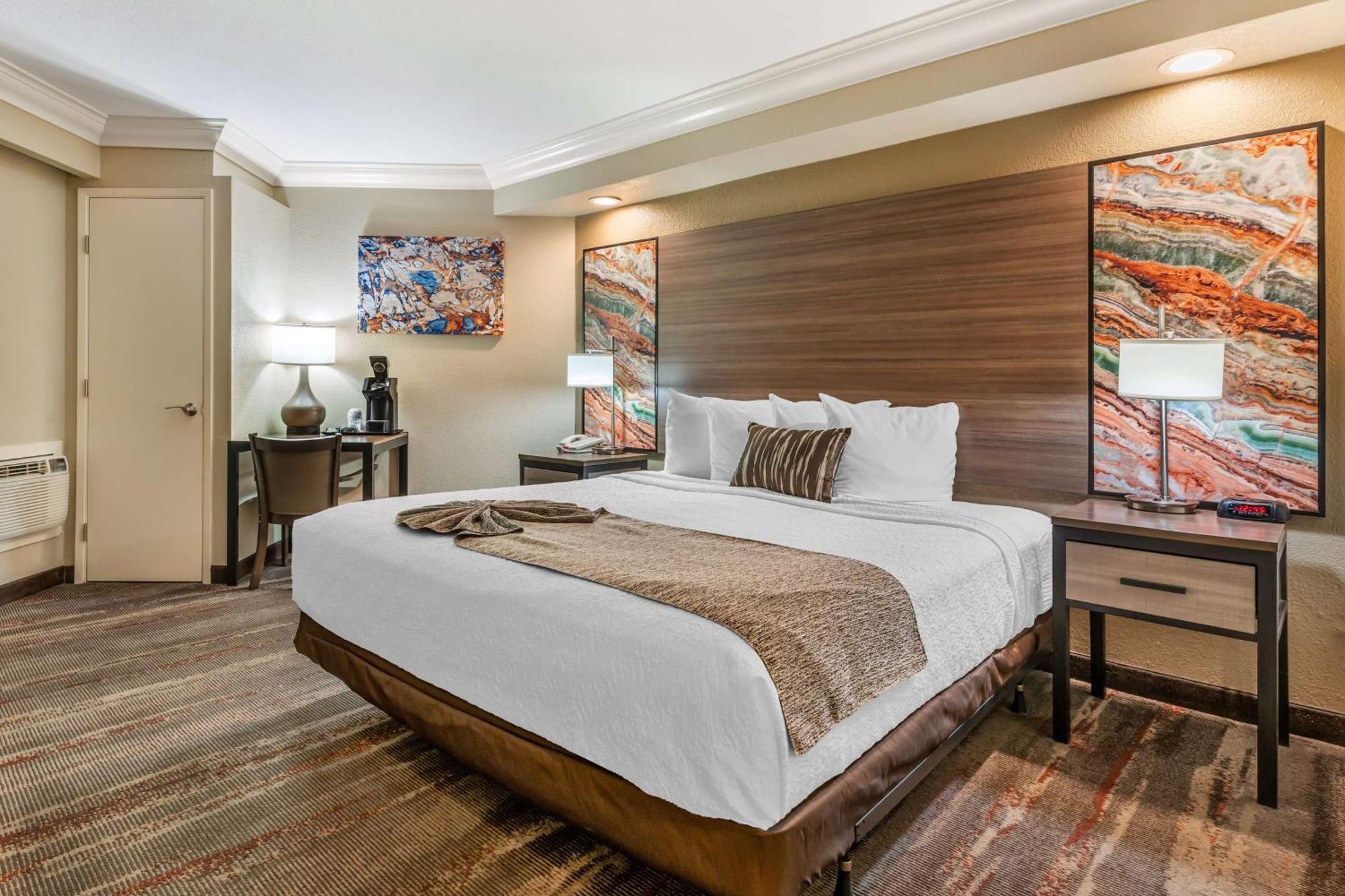 Best Western Plus Wine Country Inn & Suites Санта-Роза Экстерьер фото