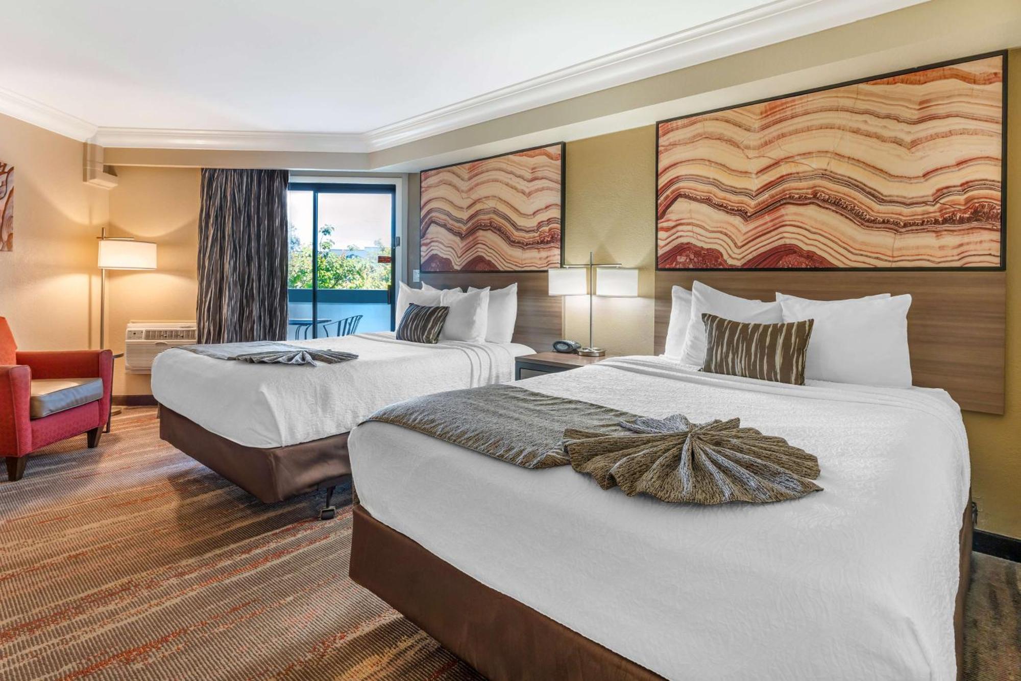 Best Western Plus Wine Country Inn & Suites Санта-Роза Экстерьер фото