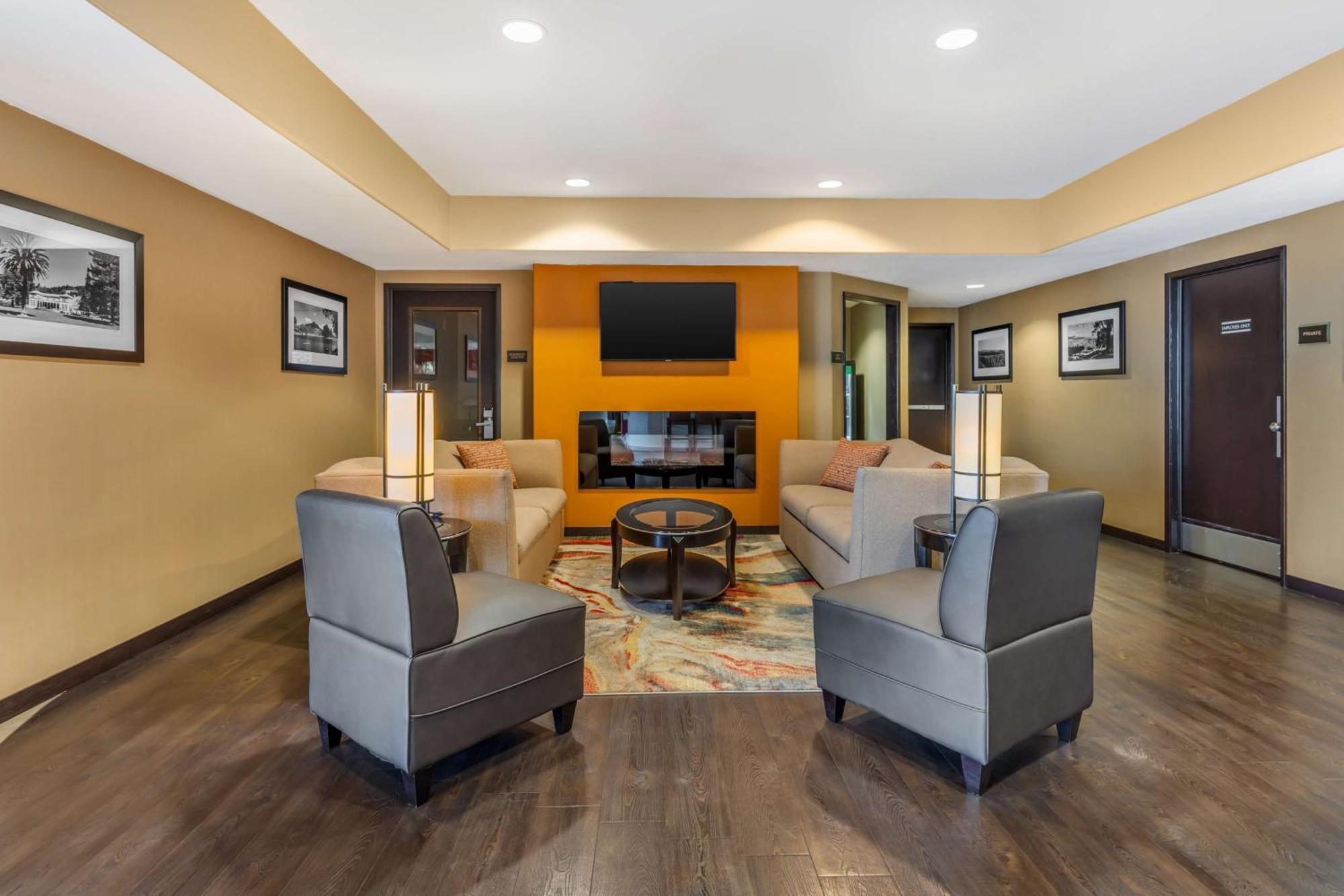 Best Western Plus Wine Country Inn & Suites Санта-Роза Экстерьер фото
