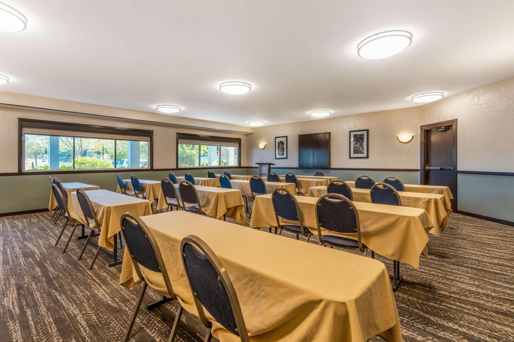 Best Western Plus Wine Country Inn & Suites Санта-Роза Экстерьер фото
